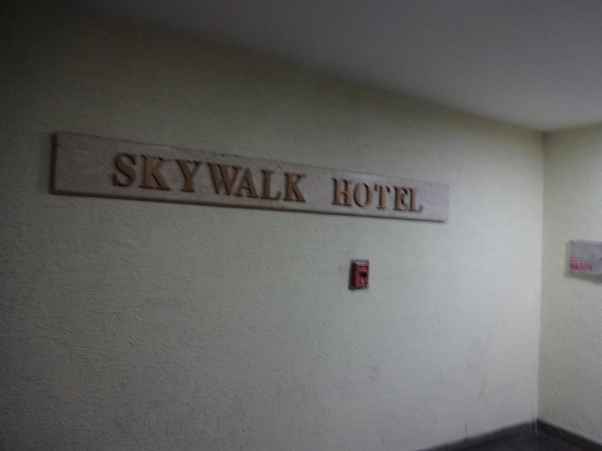 Ampa Skywalk Hotel Chennai Bagian luar foto